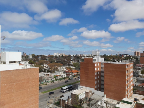 Imagen 15 de 17 de Apartamento Muy Luminoso. Vista Este Y Oeste. Muy Acogedor.gastos Bajos
