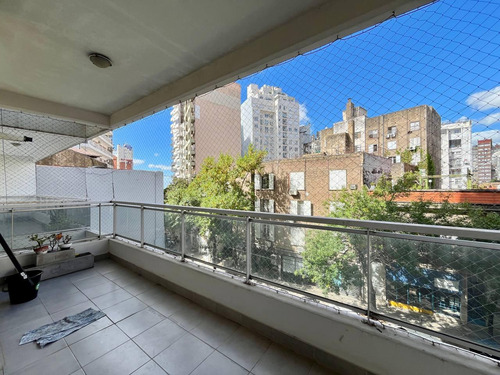 Venta - Departamento De Tres Dormitorios Con Balcón Y Cochera En Centro Río, Rosario