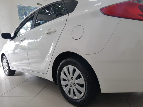 Hyundai Hb20s Comfort Plus 1.6 16v Flex Aut. 2015