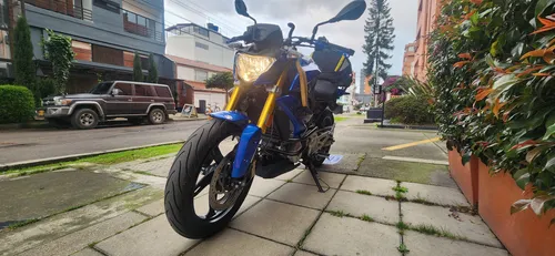 Bmw 310 R Como Nueva. Único Dueño. Maniguetas Ajustables