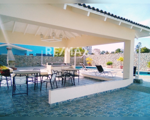 Imagen 11 de 12 de Se Vende Town House En La Av. Anzoátegui, Lechería. Ana Villamizar 0412-5935260.