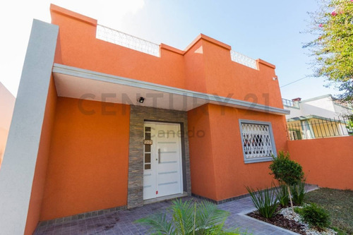 Imagen 3 de 30 de Casa En Olivos 3 Dormirorios + Dpto De Dependencia Gran Terraza Y Quncho