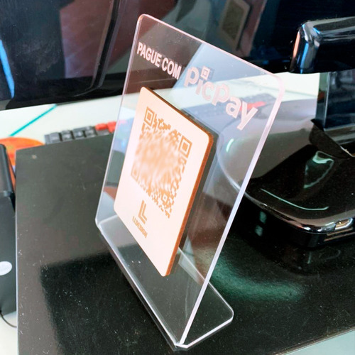 Imagem 3 de 3 de Placa Pic Pay Qrcode Em Acrilico E Mdf Para Pagamento