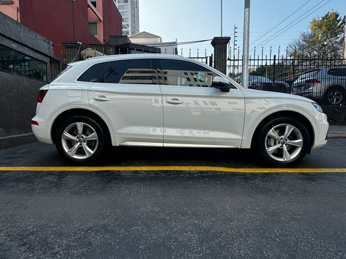 Audi Q5 2.0 L Security