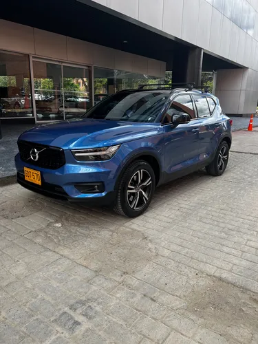 Volvo XC40 2.0 T4 R-Design