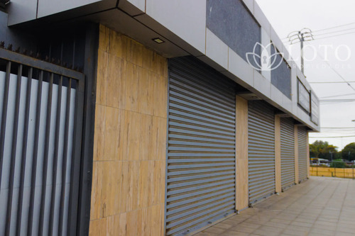 Local Comercial En Concón Con Patio Y Estacionamiento Para C