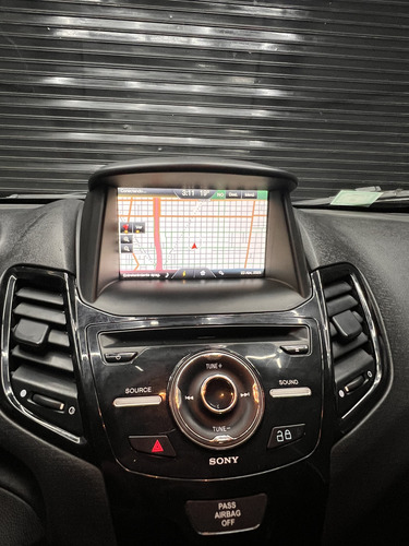 Ford Fiesta Kinetic 1.6 Titanium Powershift 120cv