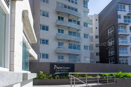 Alquiler De Espléndido Apartamento En Las Mercedes / Cl. Mls-24-22182