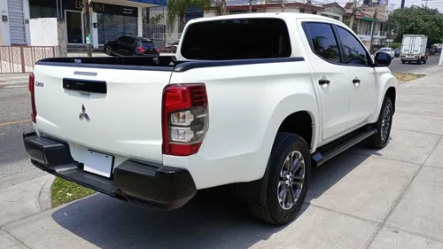 Mitsubishi L200 2.4 Cd Gls 4X4 At
