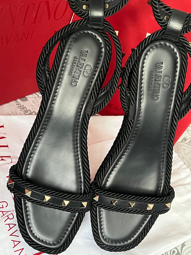 Sandalia Valentino Garavani Rockstud Plataforma