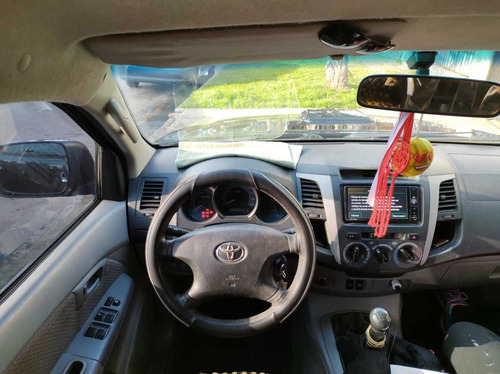Imagen 11 de 11 de Toyota Hilux Sr. Doble Cabina 4x2