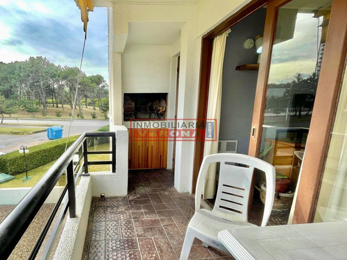 Imagen 16 de 25 de Apartamento En Venta A Una Cuadra Del Mar, Reciclado Y Con Parrillero Propio