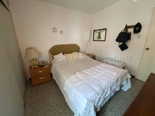 Naudy Escalona & Maribel Morillo Asesores Inmobiliarios De Rentahouse Venden Fabulosa Casa En Excelente Zona De Cabudare