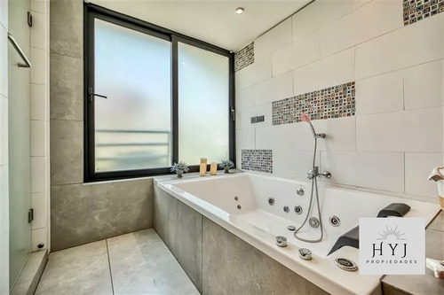 Moderna Arquitectura!! En Condominio Los Rios