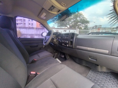 Imagen 8 de 12 de Chevrolet Silverado Lt