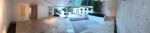 Bosques De Las Lomas De Arq. De Renombre. Casa Con Terrazas
