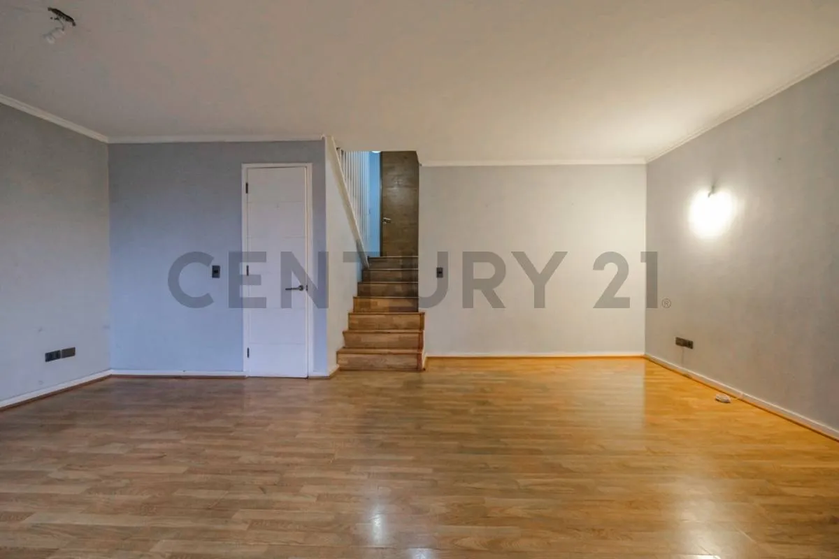 Imagen 3 de 29 de Casa En Venta En Pasaje Cerrado En Lo Barnechea.