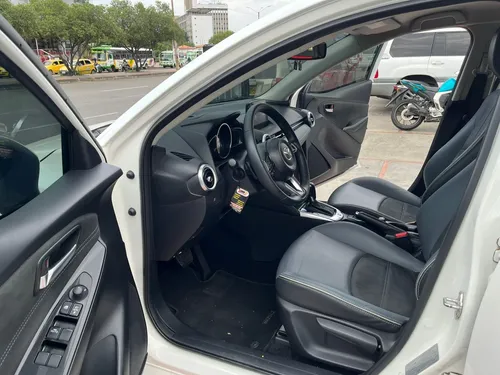 Mazda 2 GRAND TOURING LX 1.5 AT