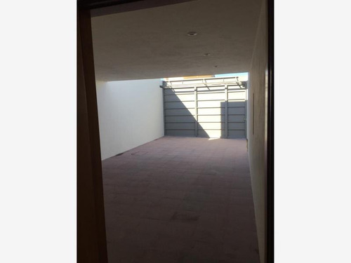 Imagen 2 de 5 de Casa Sola En Renta Villa Magna