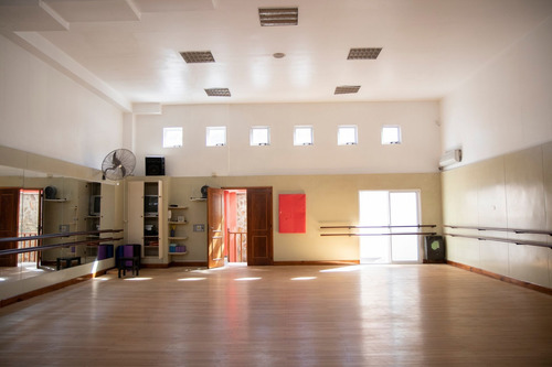 Imagen 4 de 7 de Centro De Actividades Múltiples-alquiler-la Plata