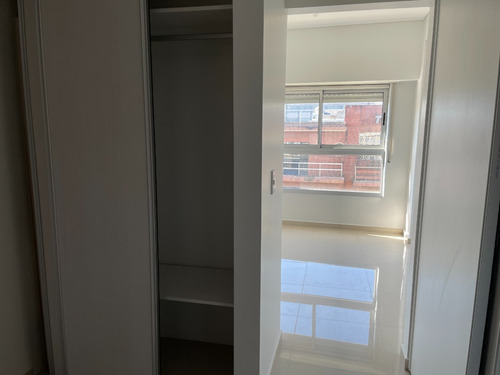 Imagen 30 de 30 de Semipisos 3 Amb A Estrenar Con Balcon Y Parrilla