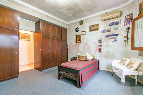 Venta Casa 4 Amb Boedo Cochera, Quincho Y Patio