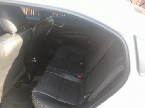 Toyota Yaris Xl Plus Automático 1.5 Câmbio 5 Machas...
