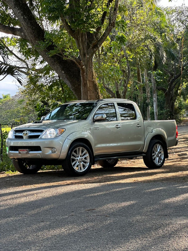 Toyota  Hilux  Srv 4x4 