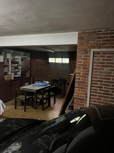 Chalet 5 Ambientes / Padua