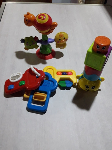Imagen 1 de 5 de Lote Sonajero De Mesa, Juego Apilable Y Llaves Fisher Price