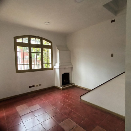 Casa Comercial En Arriendo Ñuñoa / Pedro De Valdivia