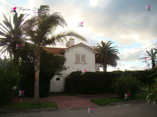 Casa En Peninsula, 5 Dormitorios - Ref: 7188