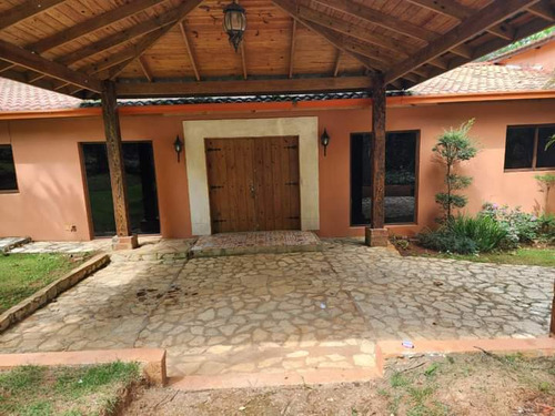 Te Vendo Hermosa Villa En Jarabacoa/republica Dominicana.