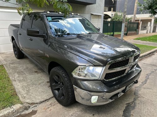 Dodge Ram 1500 Laramie 4x4 At