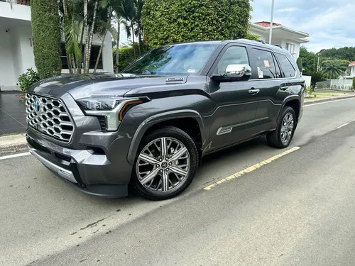 Toyota Sequoia 3.5 V6 Capstone