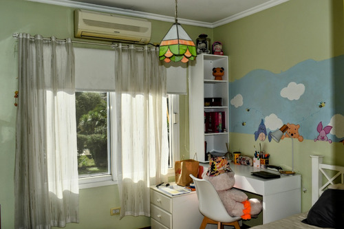 Casa En Venta Barrio Los Jazmines, Pilar Del Este