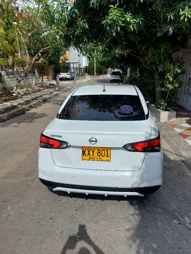 Nissan Versa 1.6 Advance