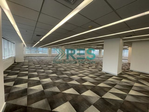 Estupendos 1.215 M2 Av. Vitacura/sanhattan- Oportunidad!!!