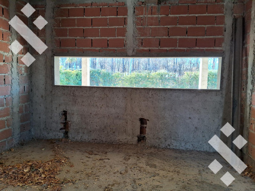 En Venta, Casa De 4 Dormitorios En Obra Santa Rita, Plottier