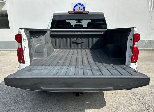 Chevrolet Silverado 4.3 V6 1500 WT Doble Cabina 4x2 At