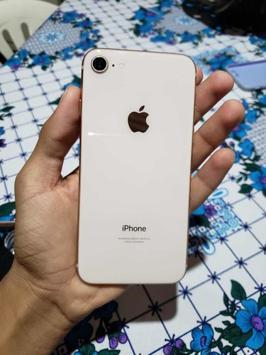 iPhone 8 Dourado