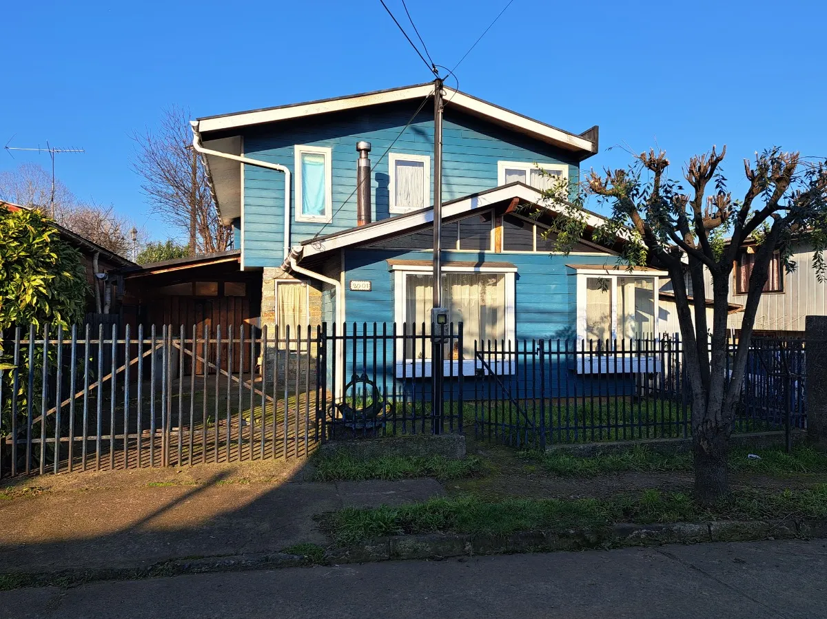 Imagen 1 de 13 de Acogedora Casa Ubicada En Barrio Residencial Cerca De Centro