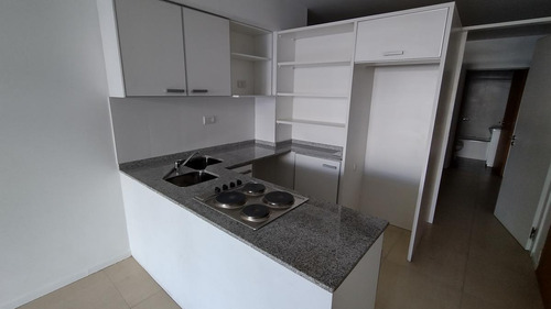 Al Frente C/balcón - A Mts De Plaza San Martín! Edificio Con Amenities