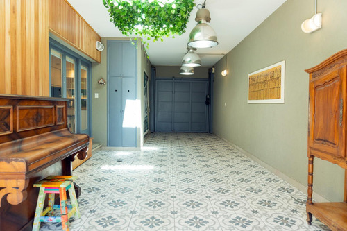 Venta De Casa 8 Ambientes En Hurlingham Con Piscina Y Quincho