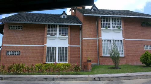 Imagen 2 de 14 de Casavenezia Br Vende Casa Guarda Bosque Corralito Carrizal Por Filipinas