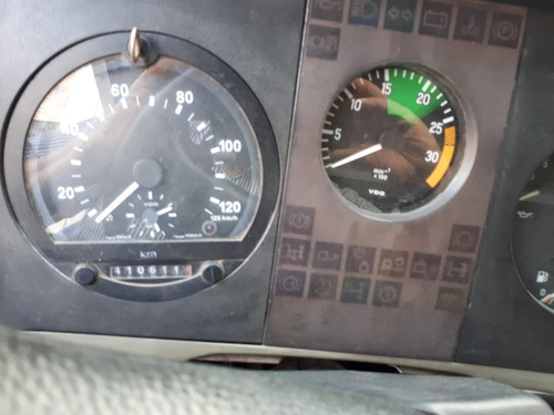 Imagem 3 de 8 de Mercedes Benz 710 - 2001 - Baú 34.8m³ - Ótimo Estado