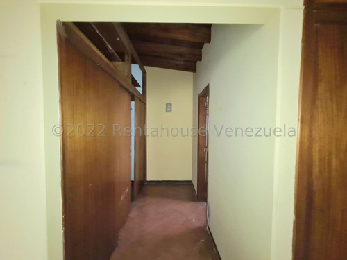 Imagen 9 de 28 de Casa Para Remodelar En Los Palos Grandes