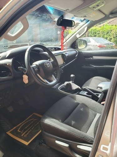 Toyota Hilux Srv 4x2 D/c 2.8