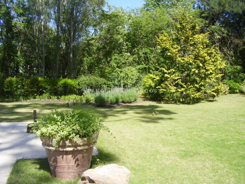 Casa En Venta Y Alquiler, Rincón Del Indio, Punta Del Este, 4 Dormitorios.- Ref: 2941