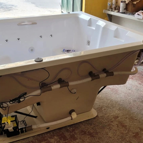 Spa 4 Lugares Com Hidromassagem Aquecedor E Cromoterapia